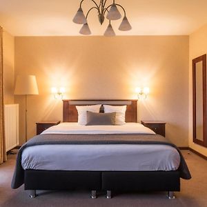 Comfort Queen Room
